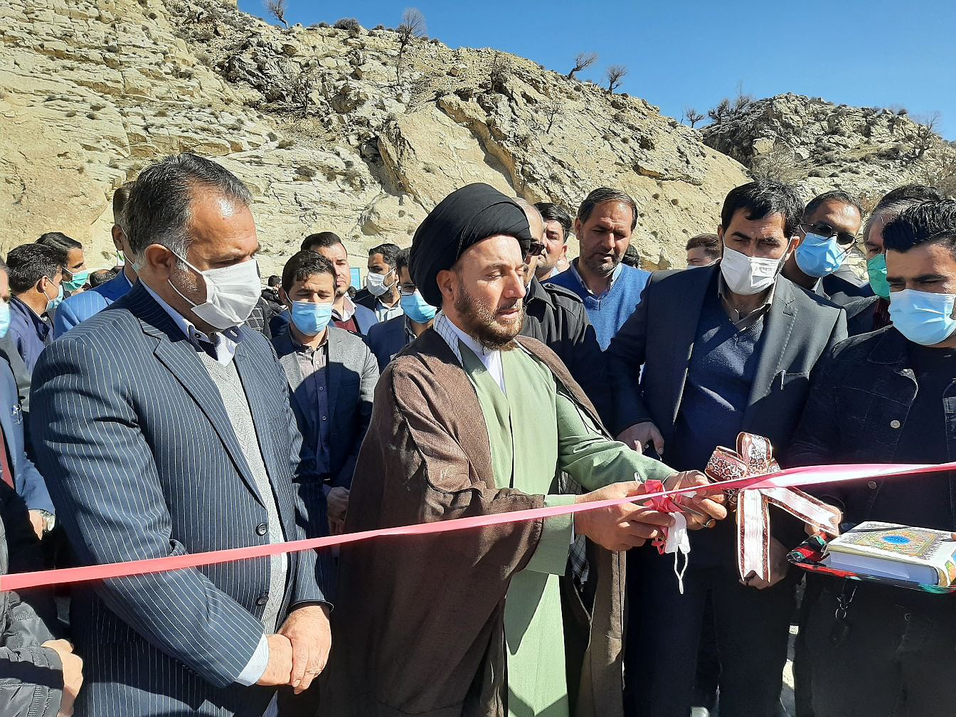 افتتاح و کلنگ زنی 24 پروژه در شهرستان ملکشاهی