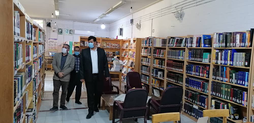 فرماندار از کتابخانه عمومی باقرالعلوم(ع) شهر ارکواز بازدید نمود.